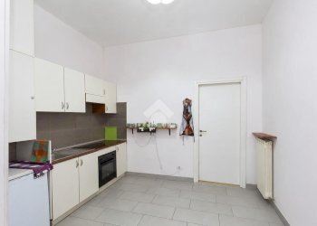Three-room apartment Corso Tortona, Torino (neighborhood Vanchiglietta) - photo 3