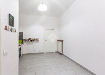 Three-room apartment Corso Tortona, Torino (neighborhood Vanchiglietta) - photo 4