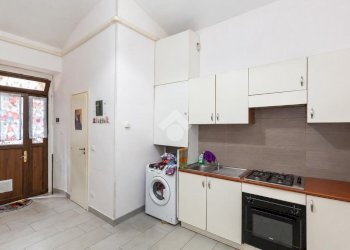 Three-room apartment Corso Tortona, Torino (neighborhood Vanchiglietta) - photo 2