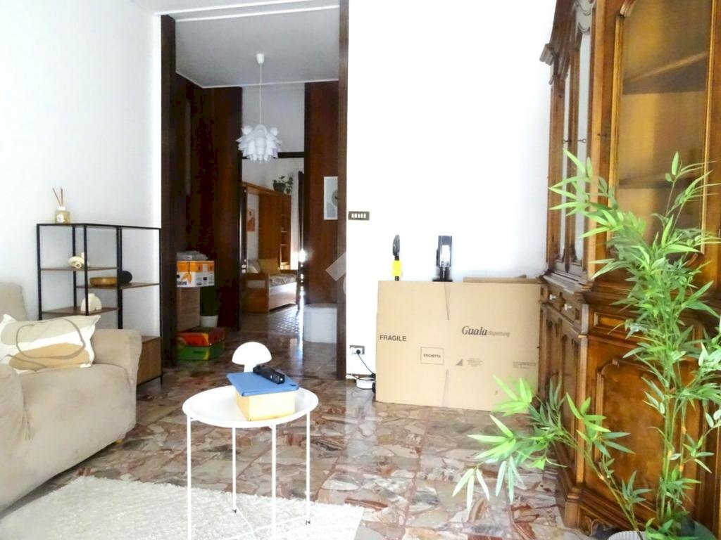 Four-room apartment Piazza Mantelli, Alessandria - photo 2