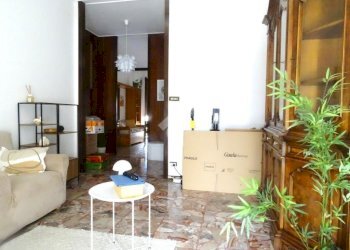 Four-room apartment Piazza Mantelli, Alessandria - photo 2