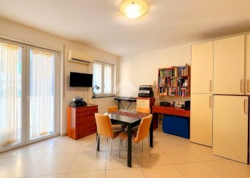 Two-room apartment Via del Molo, Savona - photo 3