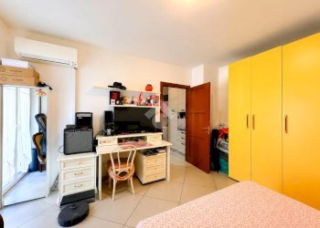 Two-room apartment Via del Molo, Savona - photo 14