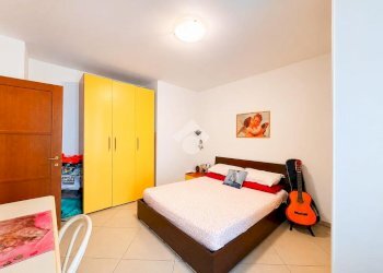 Two-room apartment Via del Molo, Savona - photo 15