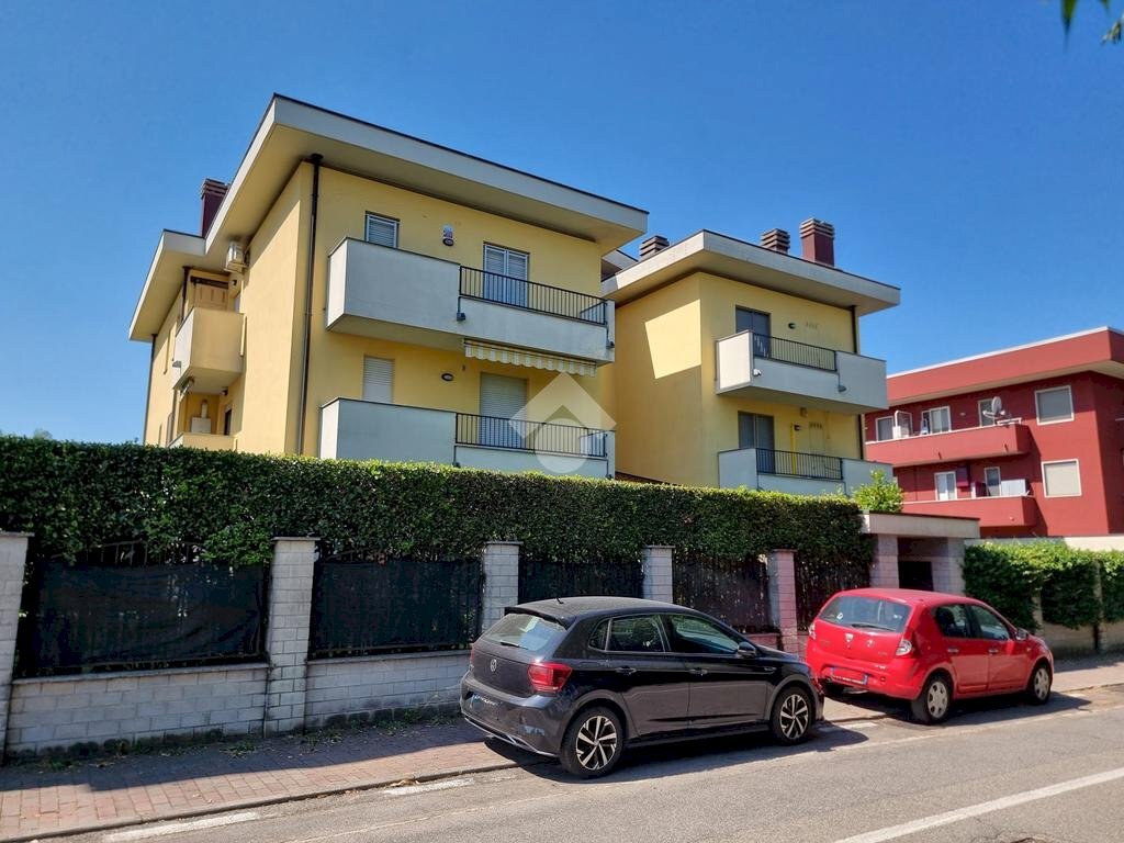 Two-room apartment Via Don Baroni, Carugate - photo 1