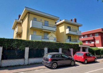 Two-room apartment Via Don Baroni, Carugate - photo 1