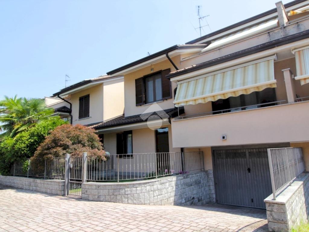 Terraced Villa Via giacomo puccini, Sedriano - photo 1