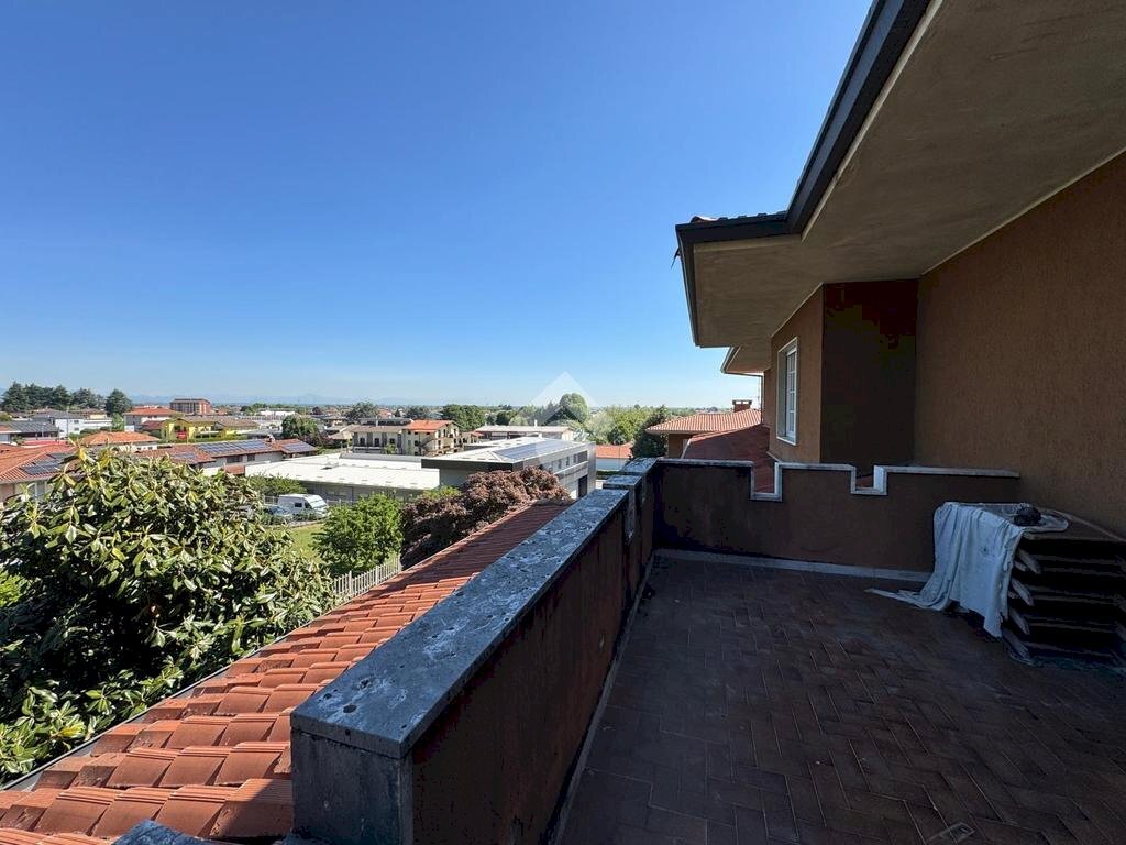 Four-room apartment Via Novara, Oleggio - photo 2