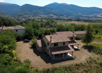 Foto 7 - Villa Nocera Umbra - foto 7