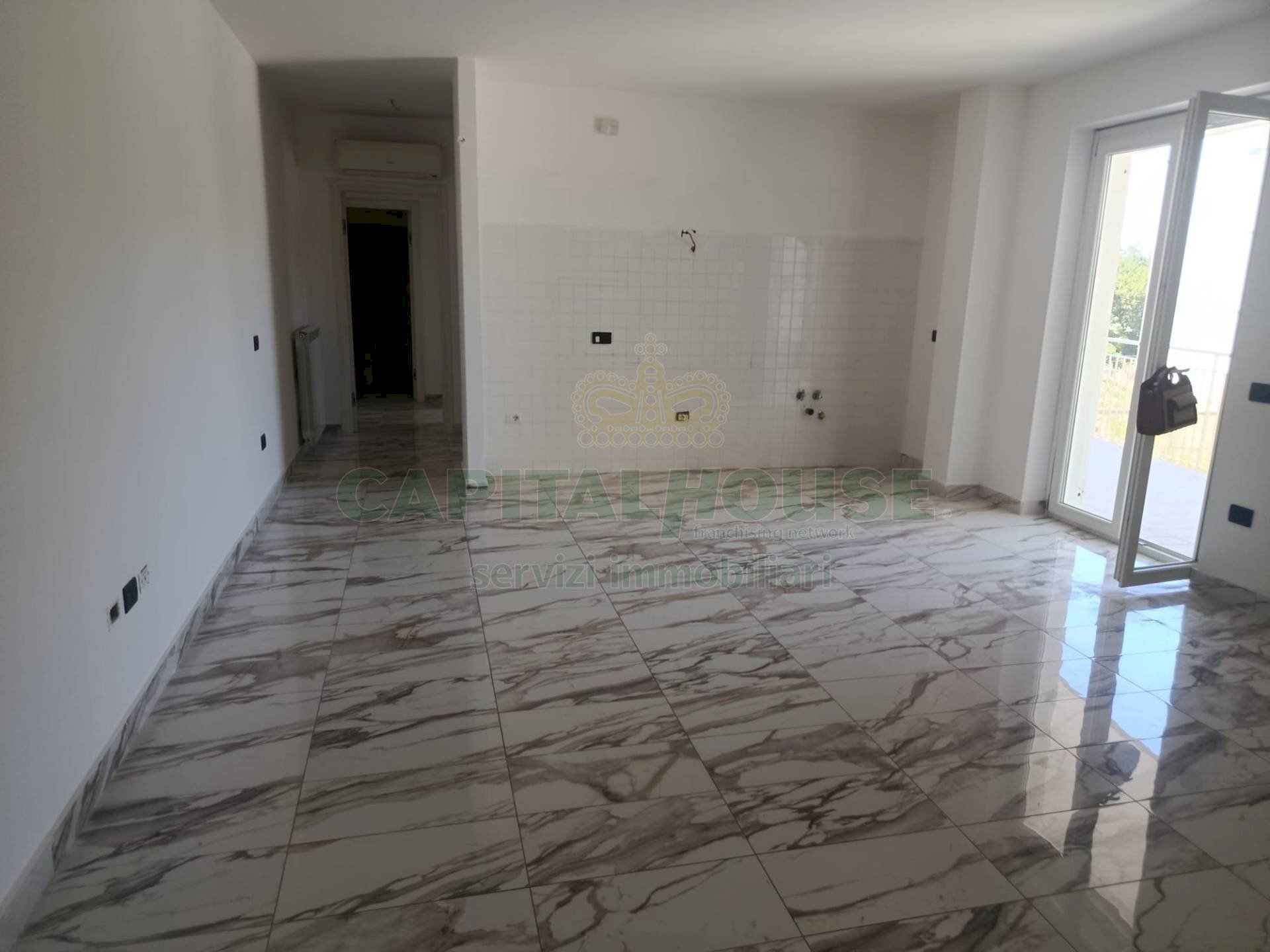 Foto 2 - Three-room apartment viale lincoln, Caserta - photo 2