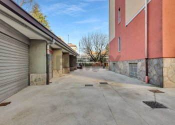 Cortile - Magazzino via Bolzano
11, Garbagnate Milanese - foto 15