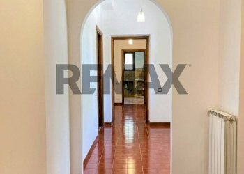 Hall / corridoio - Villa Via Delle Robinie
 
5, Nepi - photo 4