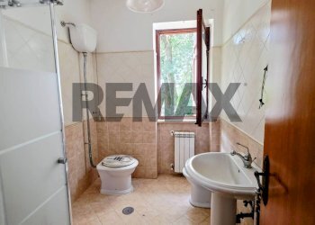 Bagno - Villa Via Delle Robinie
 
5, Nepi - photo 7