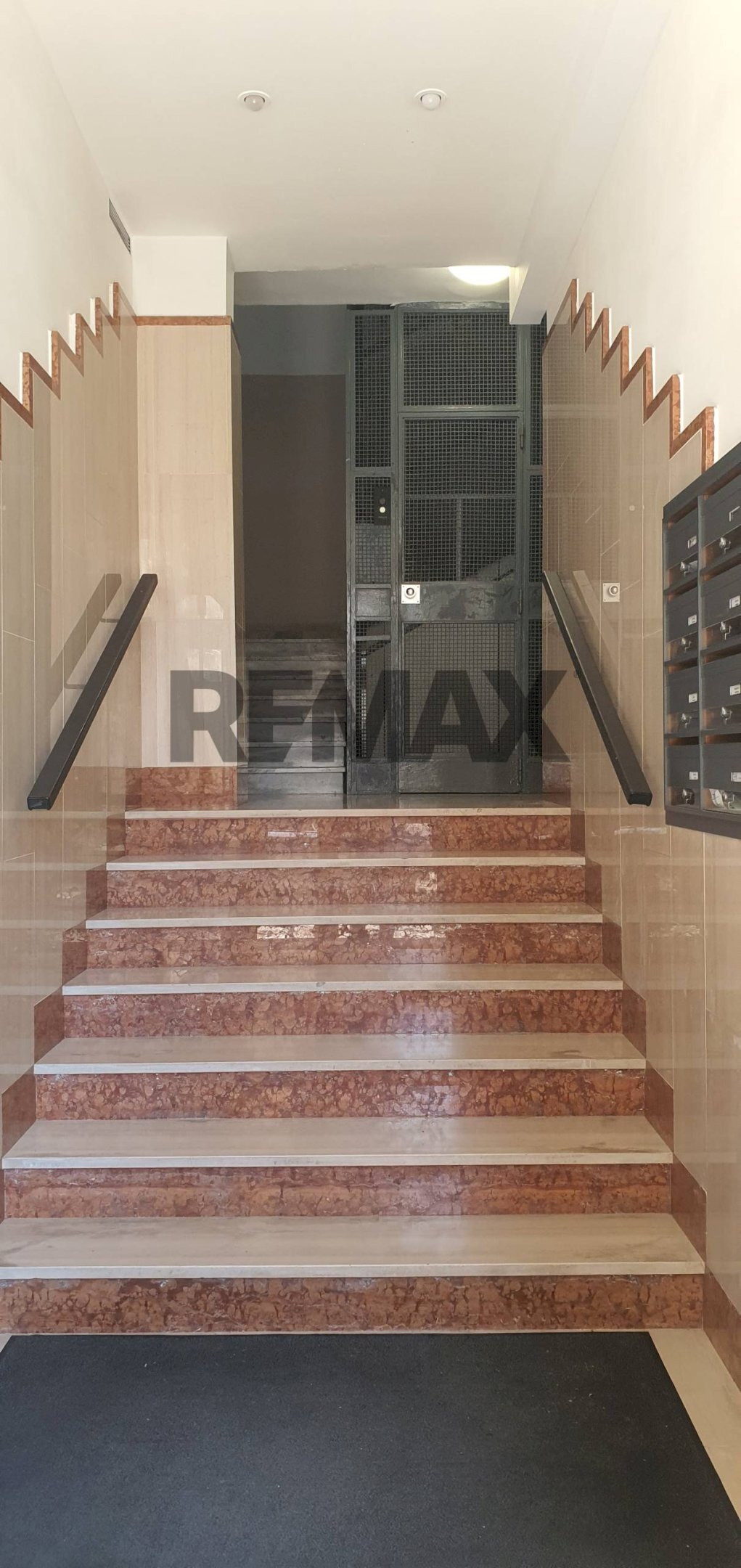 Ricezione / Lobby - Quadrilocale Via Michele Fiorino
15, Bari - foto 2