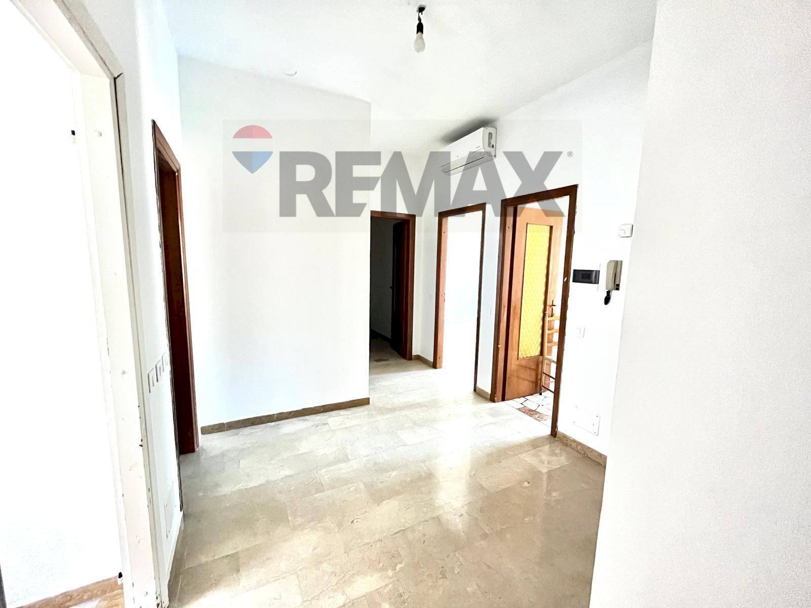 Hall / corridoio - Trilocale Via XXV Aprile
5, Cuvio - foto 3