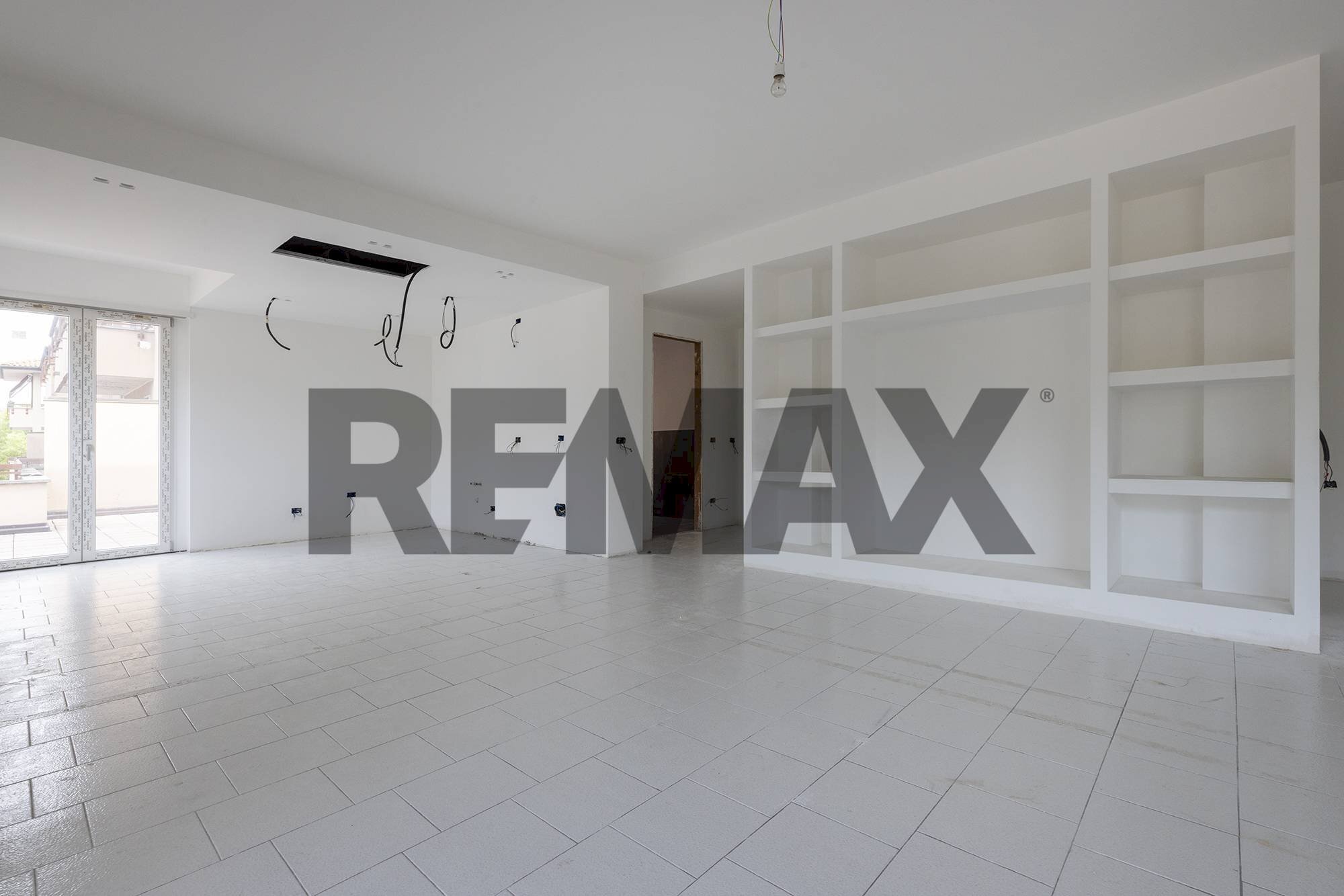 Stanza vuota - Three-room apartment via Contrada tagliabò
10, Cocquio-Trevisago - photo 2