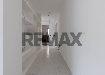 Hall / corridoio - Three-room apartment via Contrada tagliabò
 
10, Cocquio-Trevisago - photo 8