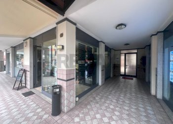 Terrazza - Commercial Premises piazza vittorio veneto
1, Laveno-Mombello - photo 1