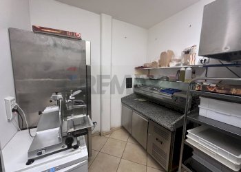 Cucina - Commercial Premises piazza vittorio veneto
1, Laveno-Mombello - photo 15