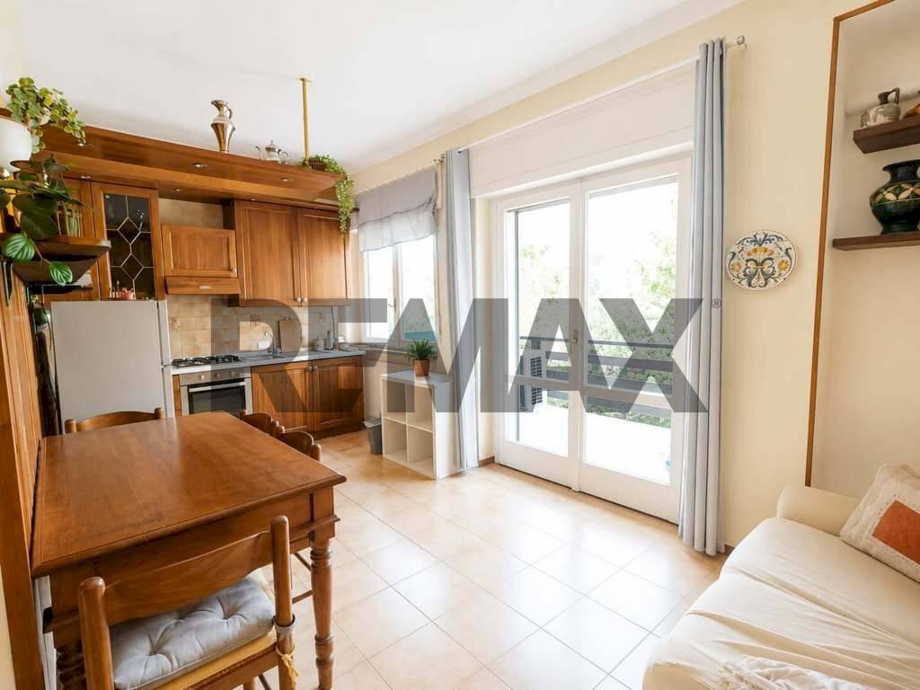 Sala da pranzo - Three-room apartment Viale Don Ernesto Tentori
 
1, Duno - photo 1