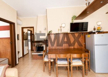 Sala da pranzo - Three-room apartment Viale Don Ernesto Tentori
 
1, Duno - photo 2