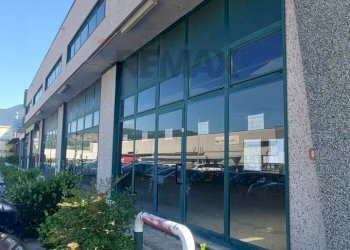 Edificio all\'aperto - Commercial Activity Via Molino della Prea
25, Gemonio - photo 2