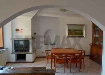 Sala da pranzo - Casa semi indipendente Via Borghetto
 
2, Castello Cabiaglio - foto 2