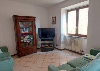 Soggiorno - Casa semi indipendente Via Borghetto
 
2, Castello Cabiaglio - foto 6