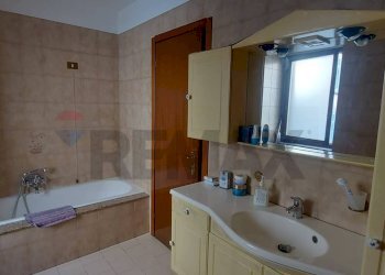 Bagno - Casa semi indipendente Via Borghetto
 
2, Castello Cabiaglio - foto 16