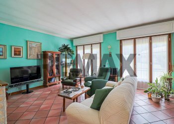 Soggiorno - Villa Via Provinciale
 
52, Cremenaga - photo 10