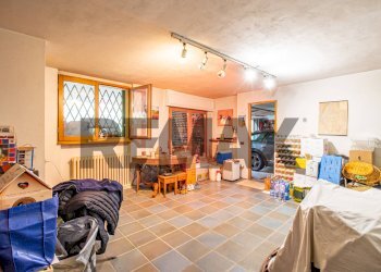 Sala da pranzo - Villa Via Provinciale
 
52, Cremenaga - photo 24