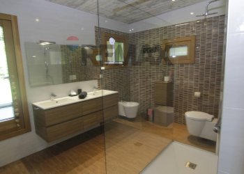 Bagno - Villa via scogno
 
1 F, Marchirolo - photo 18