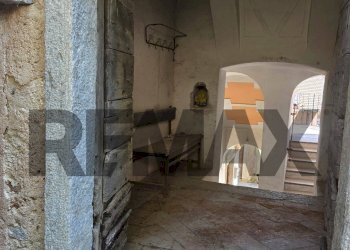 Hall / corridoio - Rustico VIA CROSA
 
8, Cuasso al Monte - foto 2