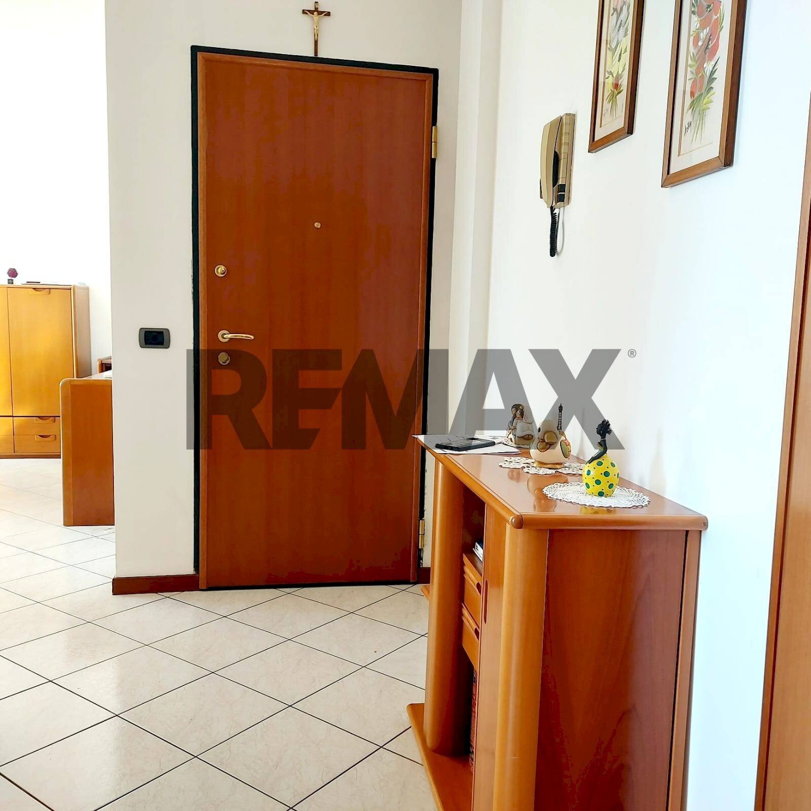 Hall / corridoio - Trilocale VIA SAN MICHELE DEL CARSO
80, Varese - foto 3