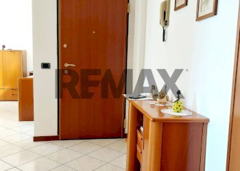 Hall / corridoio - Trilocale VIA SAN MICHELE DEL CARSO
 
80, Varese - foto 3