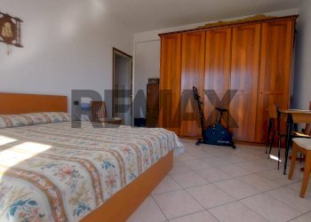 Camera / camera da letto - Trilocale VIA SAN MICHELE DEL CARSO
 
80, Varese - foto 11