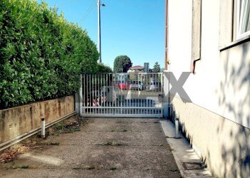Terrazza - Trilocale VIA SAN MICHELE DEL CARSO
 
80, Varese - foto 20