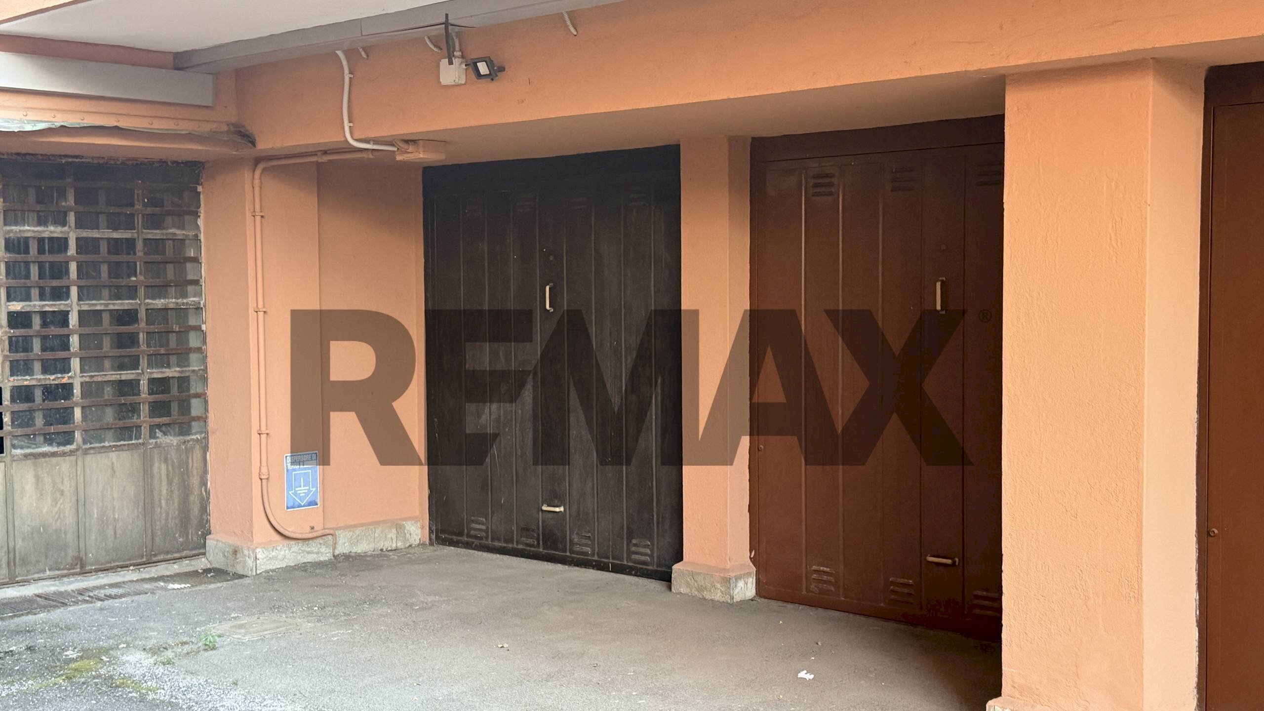 Stanza vuota - Box VIALE VALGANNA
29, Varese - foto 2