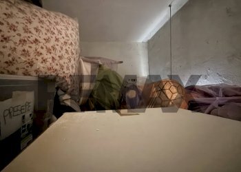 Dettagli - Box VIALE VALGANNA
 
29, Varese - foto 8