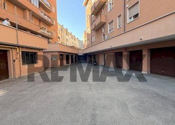 Edificio all\'aperto - Box VIALE VALGANNA
 
29, Varese - foto 10