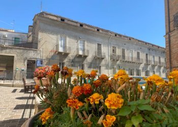 Edificio all\'aperto - Castle Piazza De Reisis
 
0, Scerni - photo 1