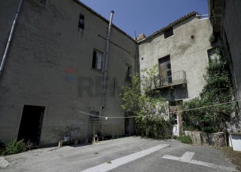 Edificio all\'aperto - Castle Piazza De Reisis
 
0, Scerni - photo 49