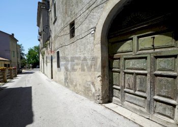 Edificio all\'aperto - Castle Piazza De Reisis
 
0, Scerni - photo 67