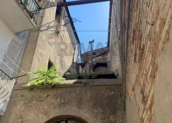 Edificio all\'aperto - Castle Piazza De Reisis
 
0, Scerni - photo 73