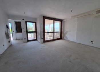 Stanza vuota - Trilocale Via Adriatica Nord
 
75, San Vito Chietino - foto 18