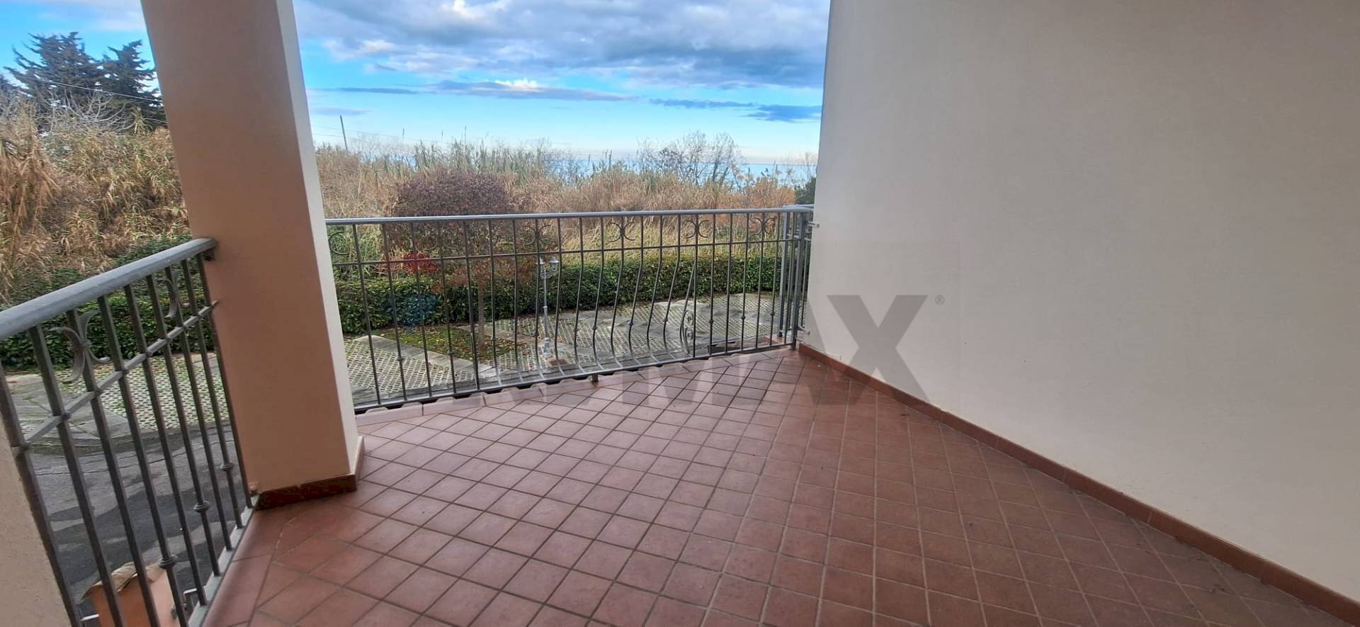 Balcone - Trilocale Via Adriatica Nord
 
75, San Vito Chietino - foto 2