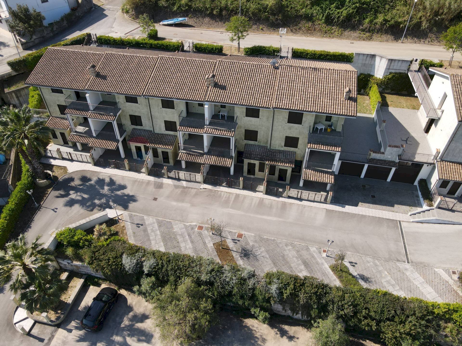 Edificio all\'aperto - Box Via Adriatica Nord
75, San Vito Chietino - foto 2