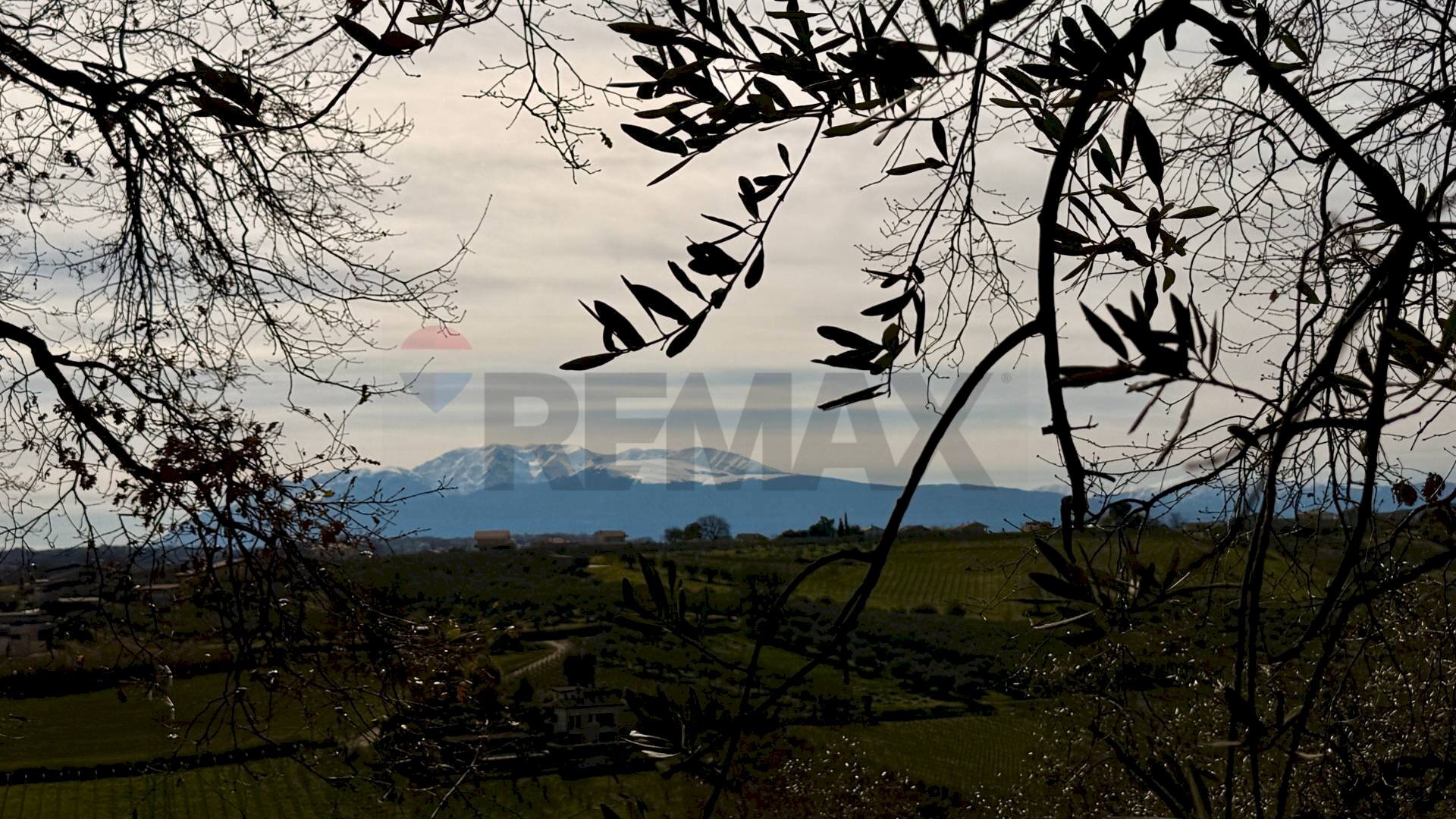 Vista delle montagne - Terreno agricolo Località Cianchetta via Torremontanara
 
58, Torrevecchia Teatina - foto 1