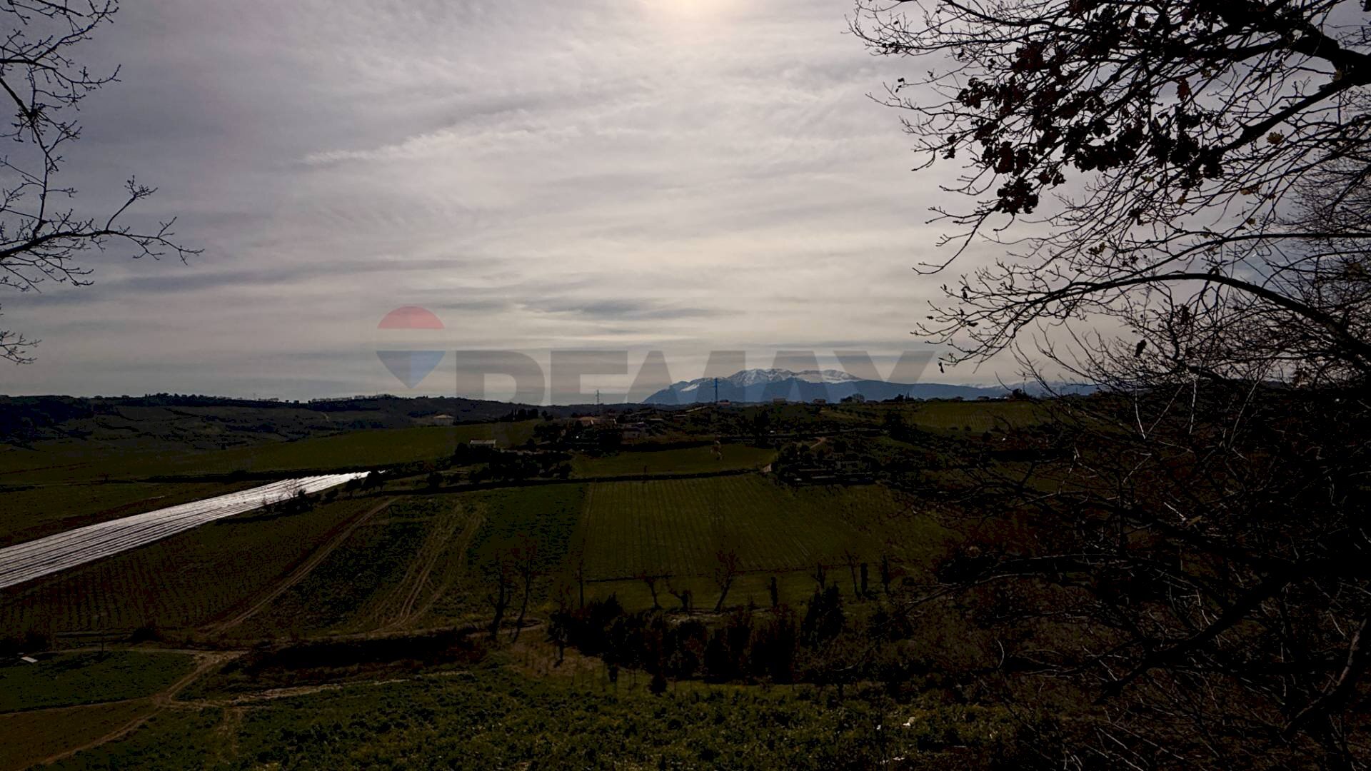 Vista delle montagne - Terreno agricolo Località Cianchetta via Torremontanara
58, Torrevecchia Teatina - foto 3
