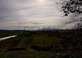 Vista delle montagne - Terreno agricolo Località Cianchetta via Torremontanara
58, Torrevecchia Teatina - foto 3